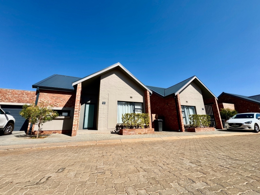 2 Bedroom Property for Sale in Van Der Hoff Park North West